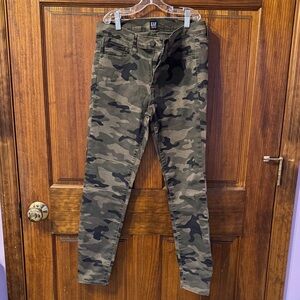 GAP Camouflage Skinny Jeans